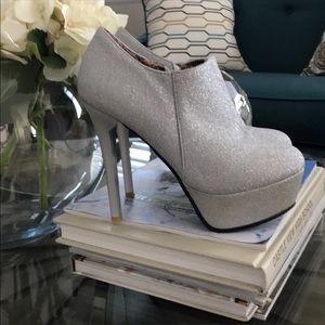 🔥JinPin Heels Seletto Glitter Heels.